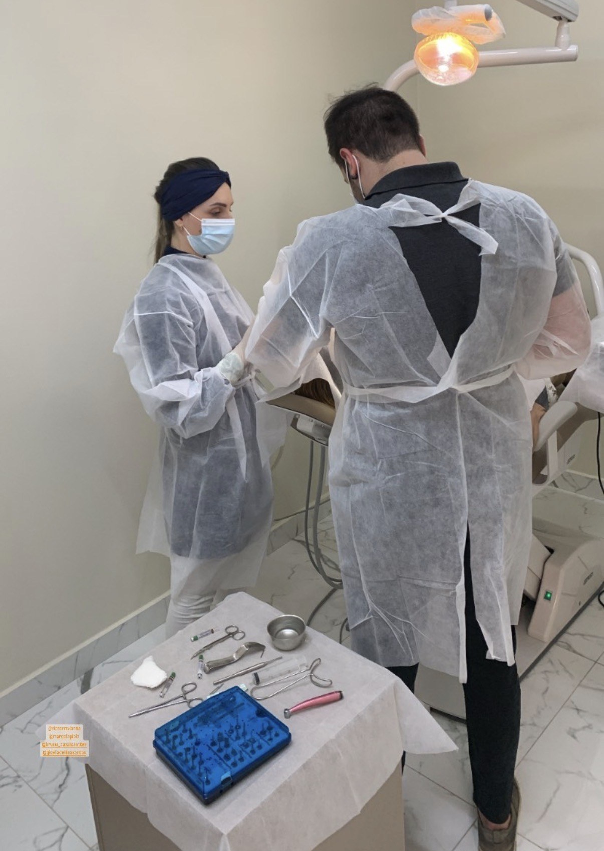 Procedimento odontológico na Villa Sorriso